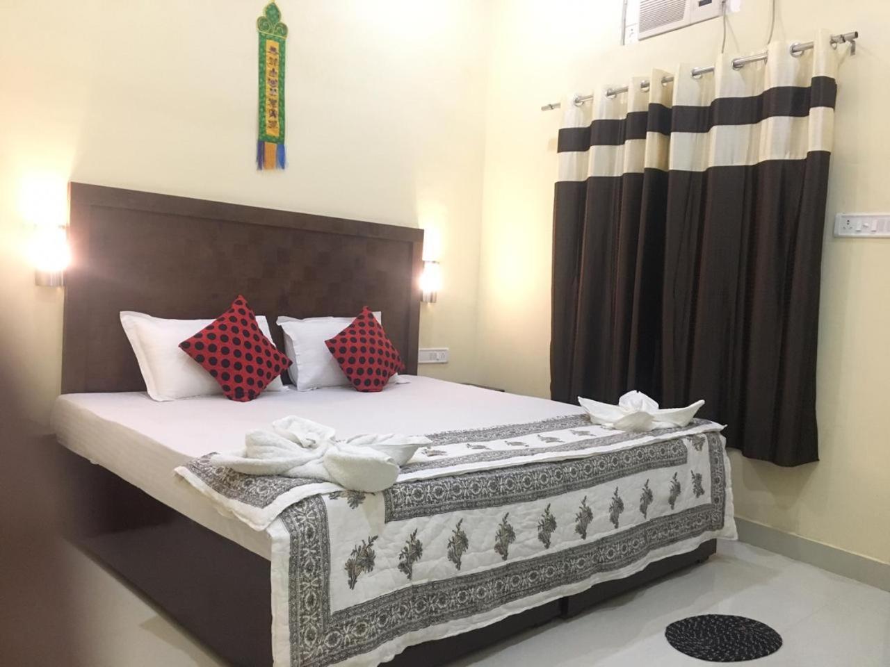 The Highvill Home Stay Khajurāho Extérieur photo