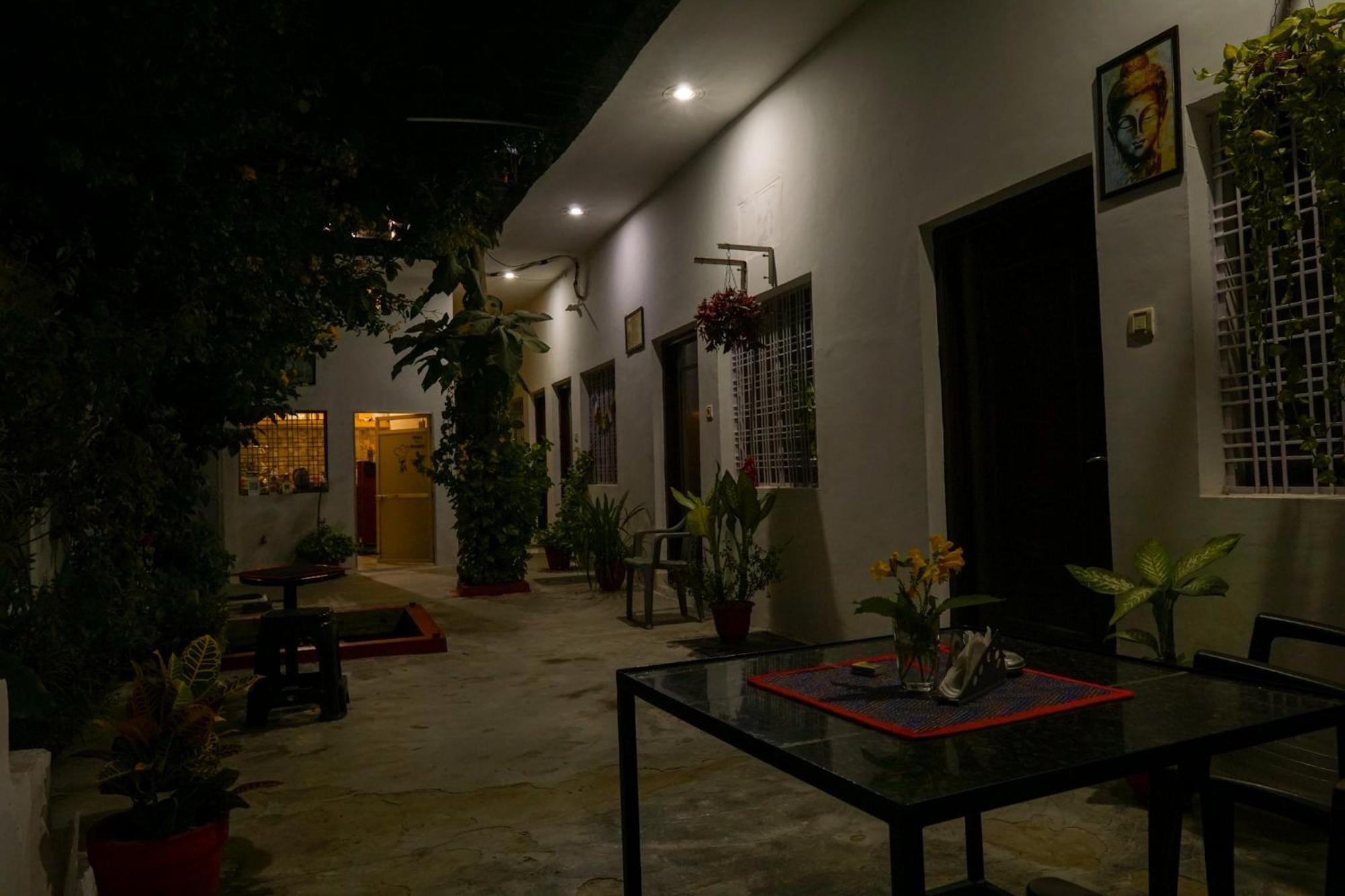 The Highvill Home Stay Khajurāho Extérieur photo