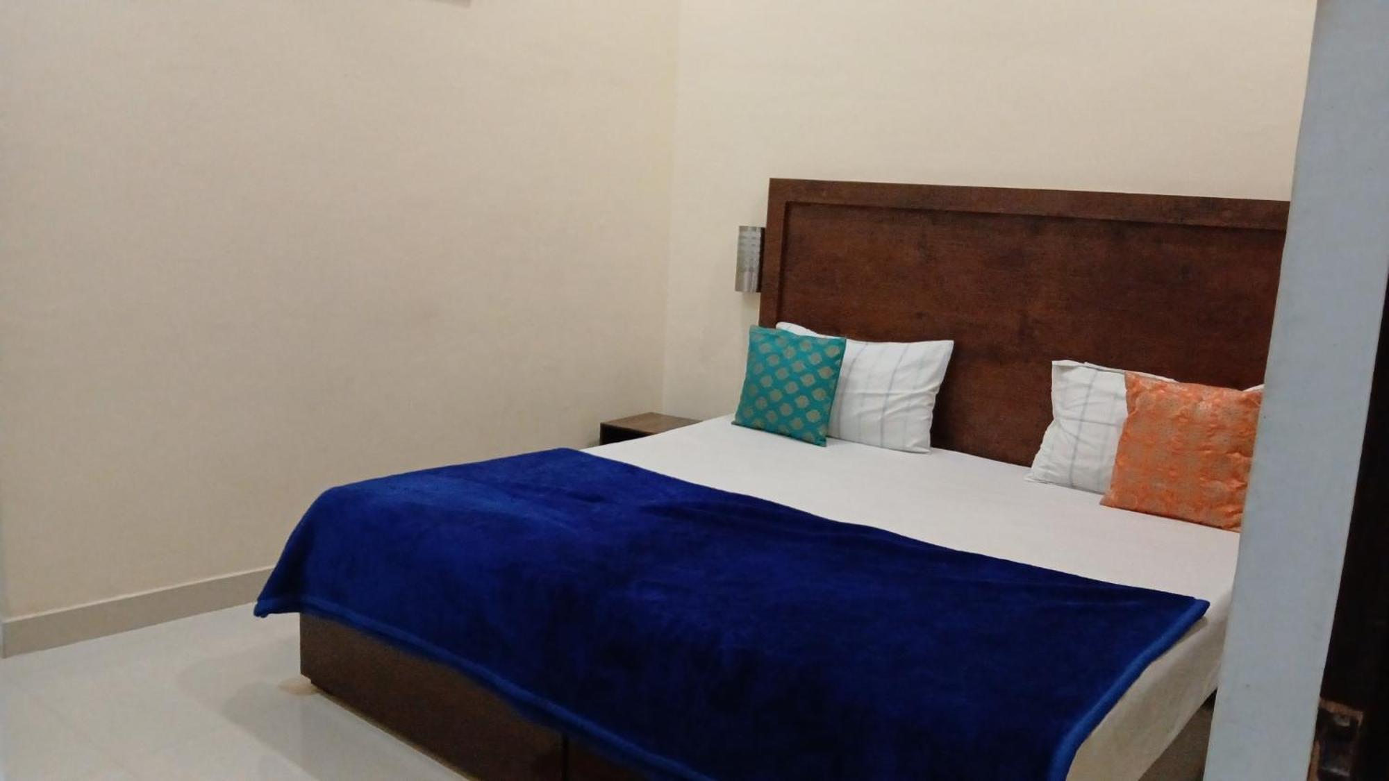 The Highvill Home Stay Khajurāho Extérieur photo